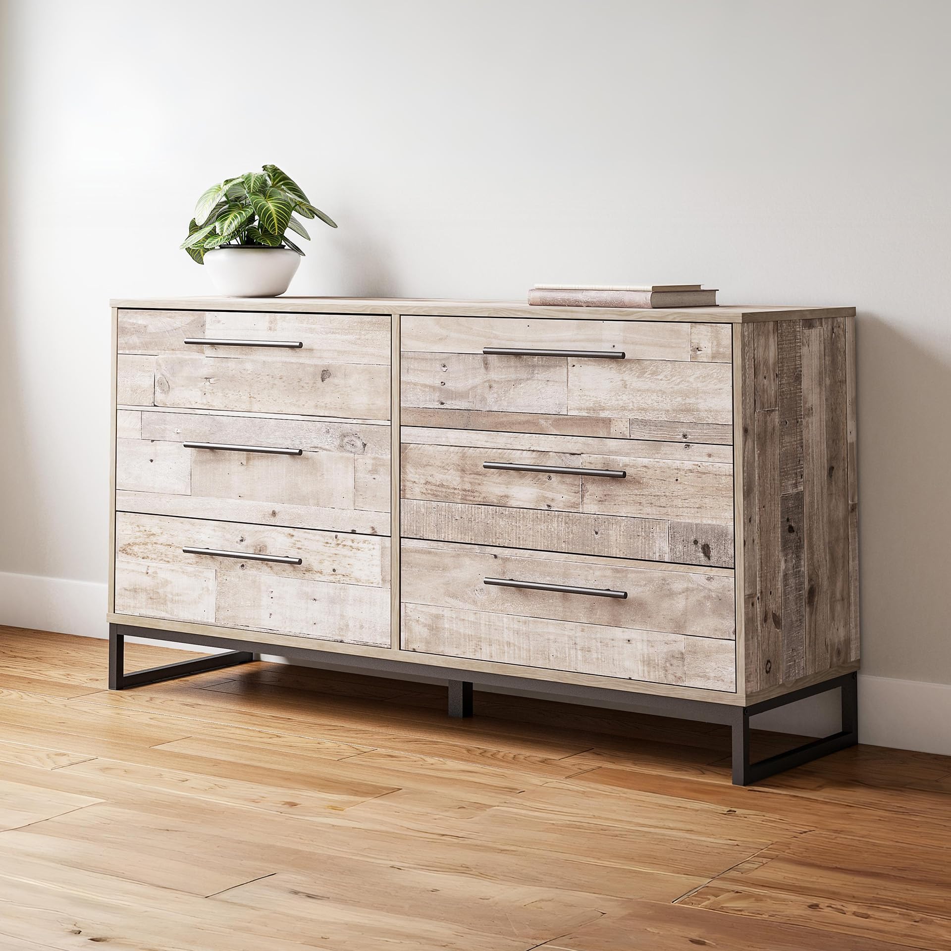 Amazon.com: Signature Design by Ashley Neilsville 6 Drawer Dresser